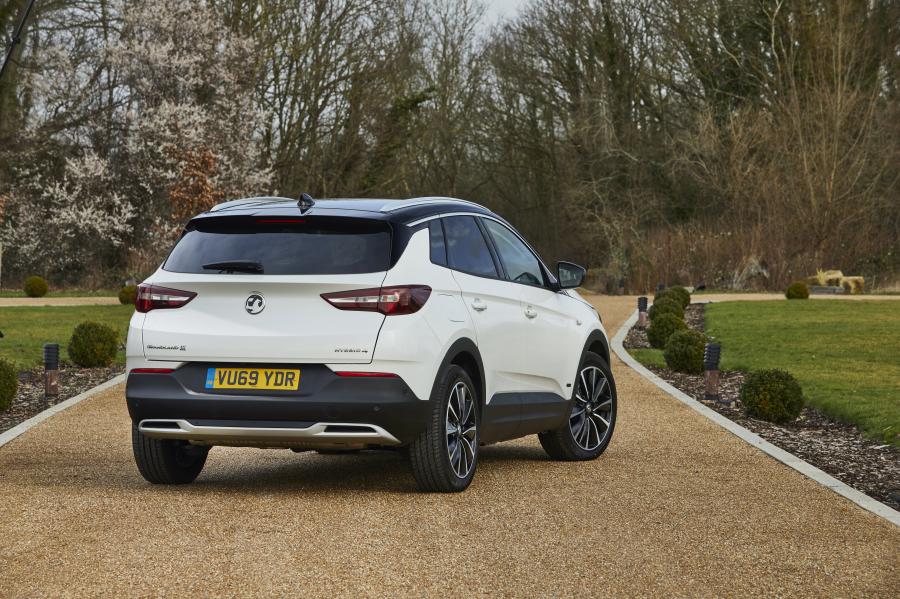  Vauxhall Grandland X Hybrid4 2020 года  (фото 25 из 40)